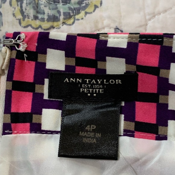 Ann Taylor| NWT Size 4P Geometric Pattern Skirt - Picture 4 of 6